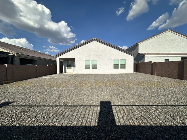 Building Photo - 11112 S Weismann Dr