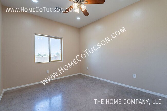 Building Photo - 5704 E Hermans Rd