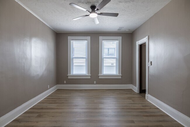 Building Photo - 5 Bedroom 2.5 Bath Midtown Home
