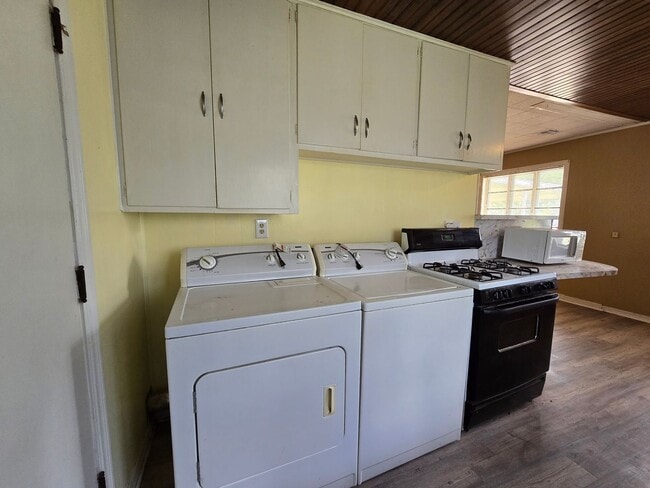 Building Photo - Cute 2 bedroom home near OBU