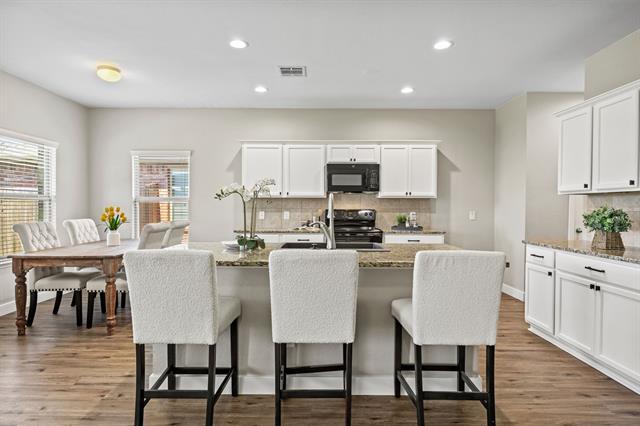 Building Photo - 2460 French St