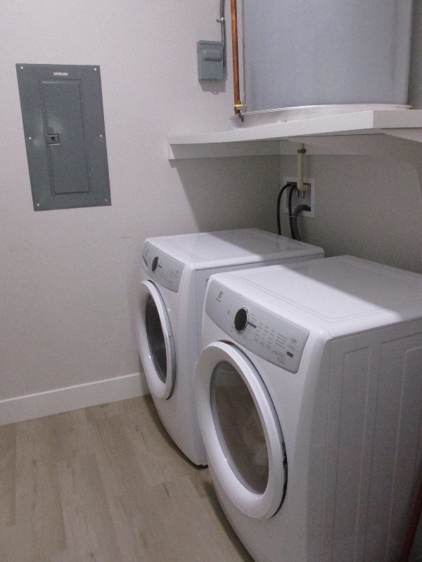 Building Photo - 2030 E River Rd