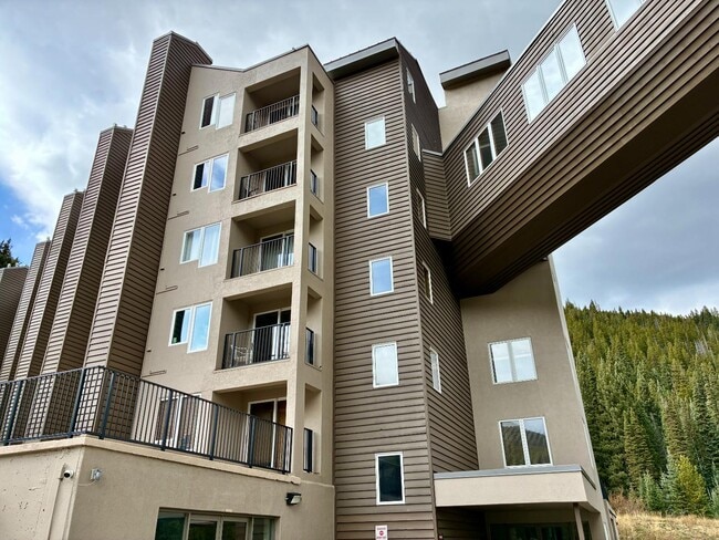 Building Photo - 310 Iron Horse Way