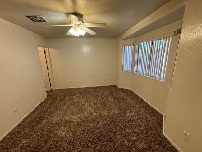 Building Photo - 3 Bedroom - 2 Bath - 2 Car Garage - Green Valley, AZ