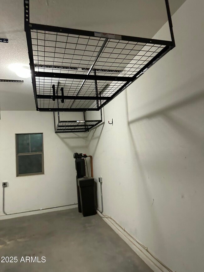 Building Photo - 3533 E Flower St