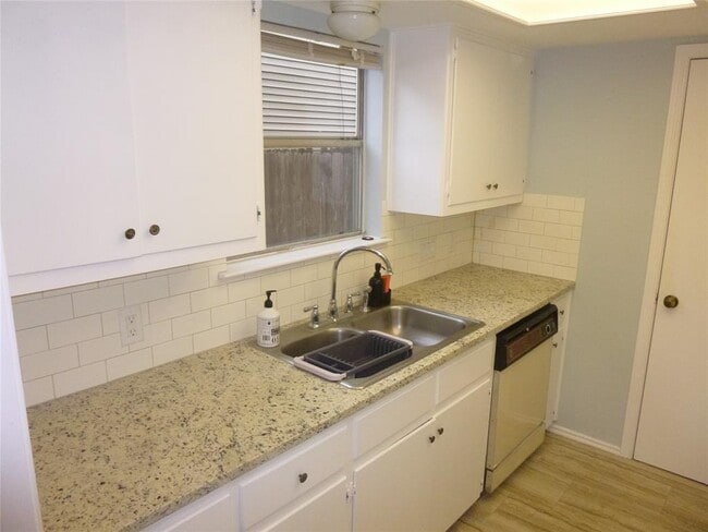 Building Photo - 8410 Fathom Cir