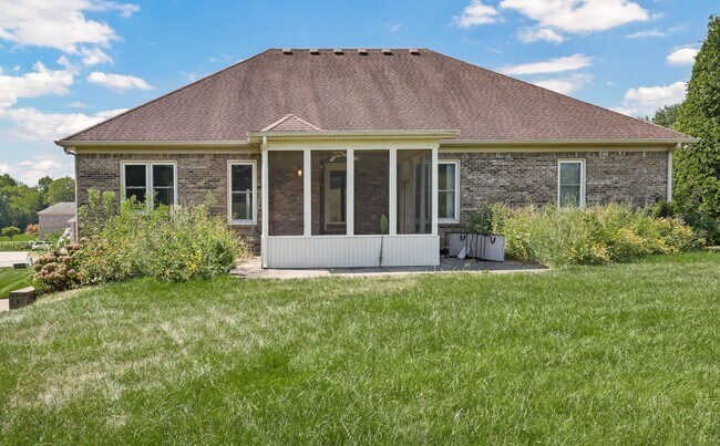 Building Photo - 4276 N Woodstock Dr
