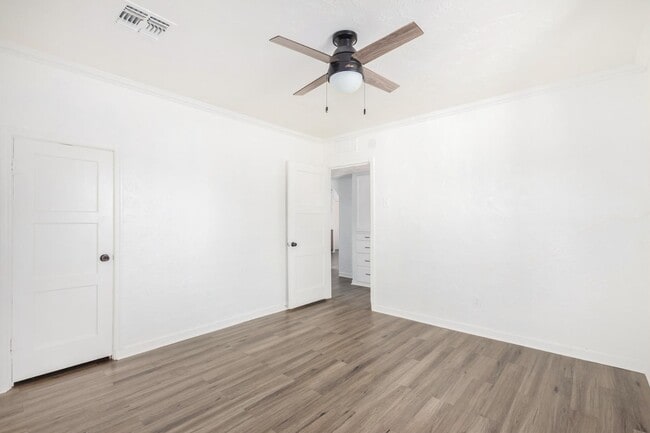 Building Photo - 4613 N 11th Pl