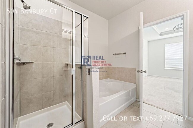 Building Photo - 504 Banbury Ct