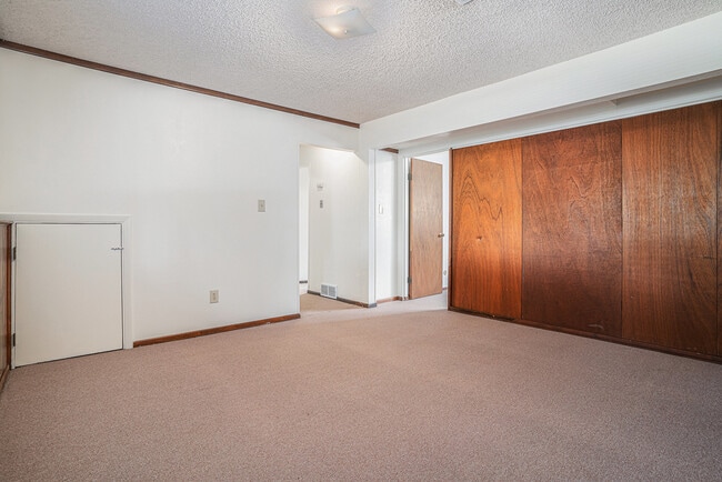 Building Photo - 829 Tyler St
