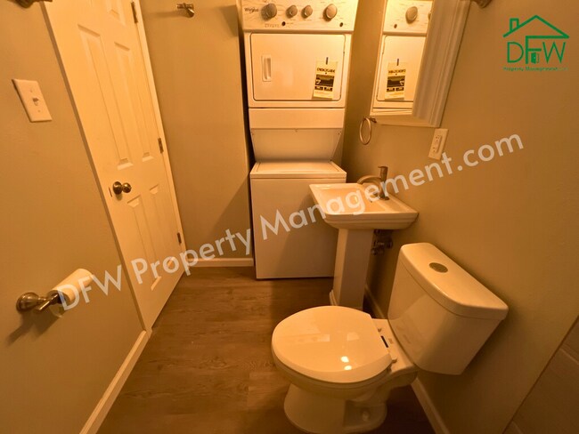 Building Photo - 1605 NW Irwin Ave