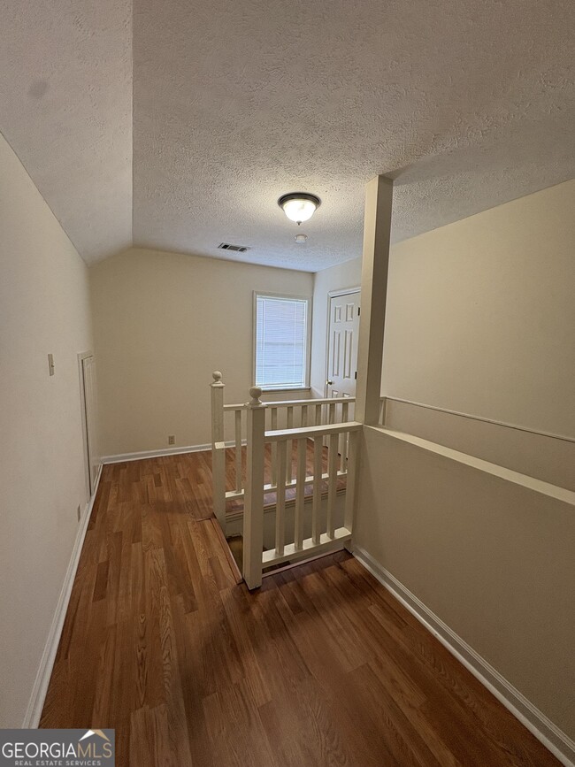 Building Photo - 609 Windcrest Dr