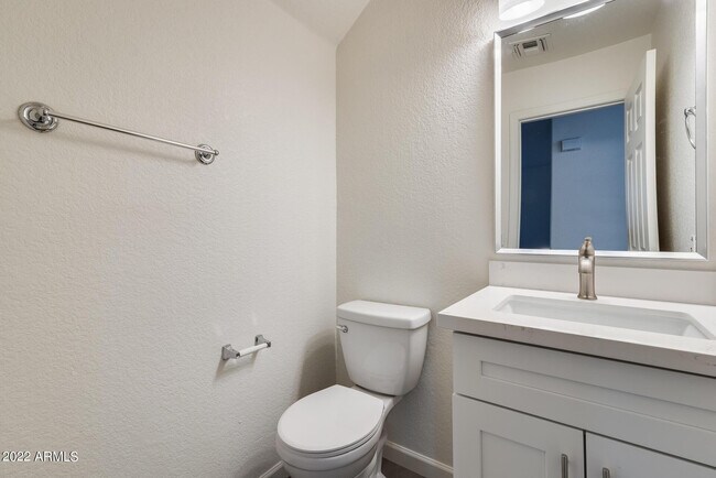 Building Photo - 8337 W Hughes Dr