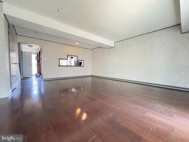 Building Photo - 1017 Oaklyn Ct