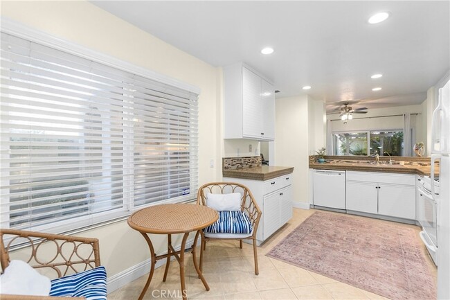 Building Photo - 134 Encantado Canyon