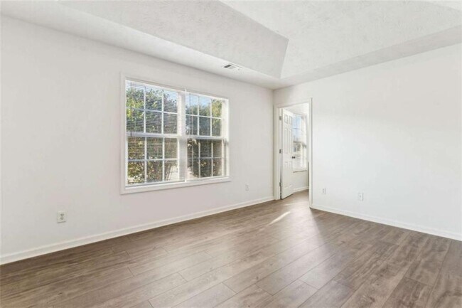 Building Photo - 410 Shenandoah Ct