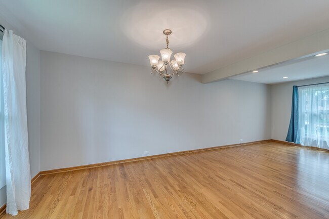 Building Photo - 912 Bedford Ct