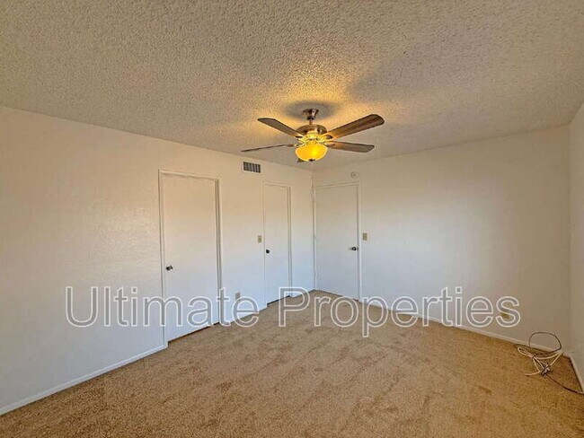Building Photo - 9538 W Echo Ln