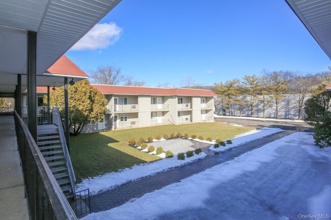 Building Photo - 30 US-9W