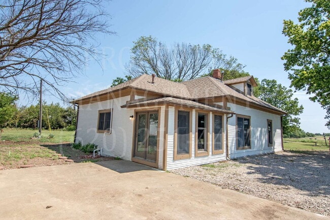 Building Photo - Remodeled 3-Bed Country Home