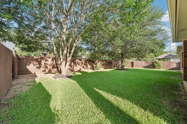 Building Photo - 10028 Lisi Anne Dr