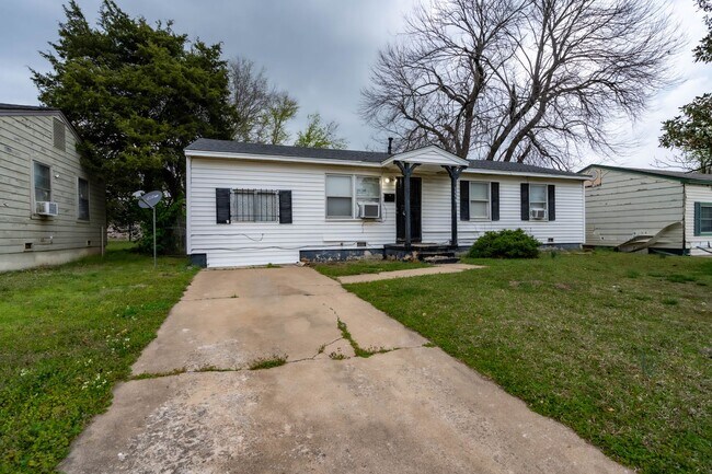 Building Photo - 3 Bed | 1 Bath in North Tulsa!