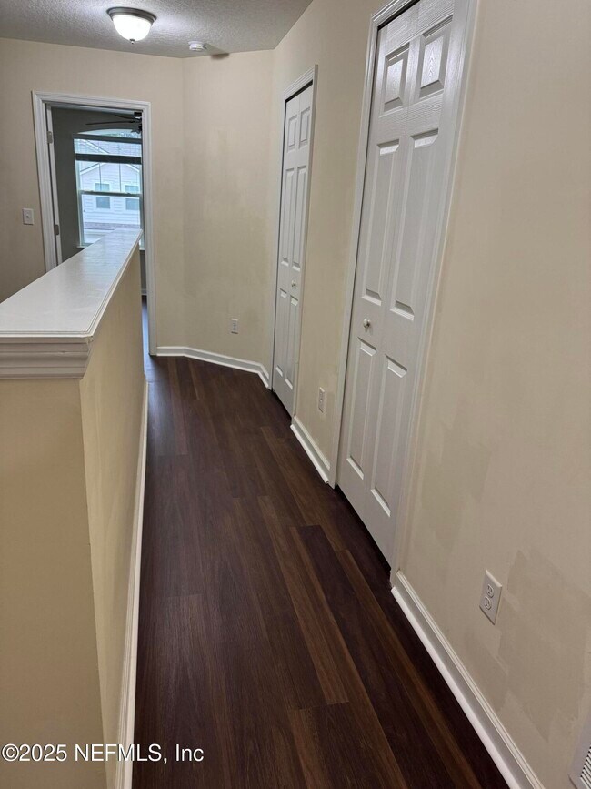 Building Photo - 398 Richmond Dr