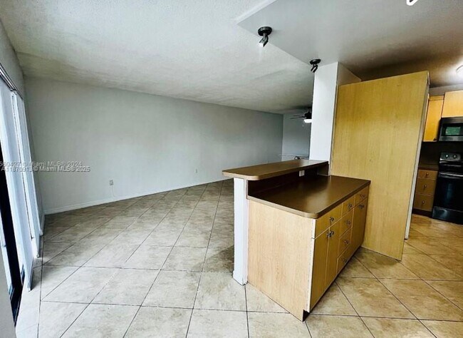 Building Photo - 5800 SW 127th Ave