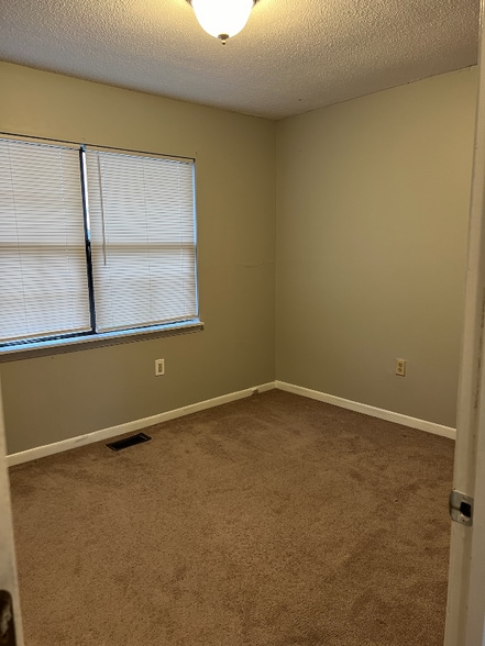 Building Photo - 101 Northwinds Dr