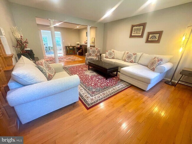 Building Photo - 9220 Burnetta Dr