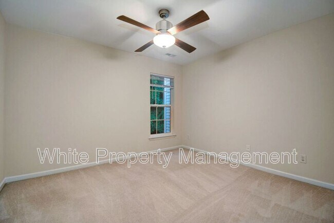 Building Photo - 10146 Blakeney Preserve Dr