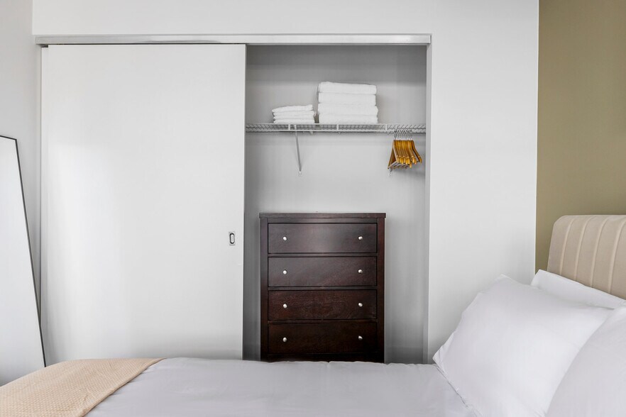 Building Photo - 601 W Jackson Blvd