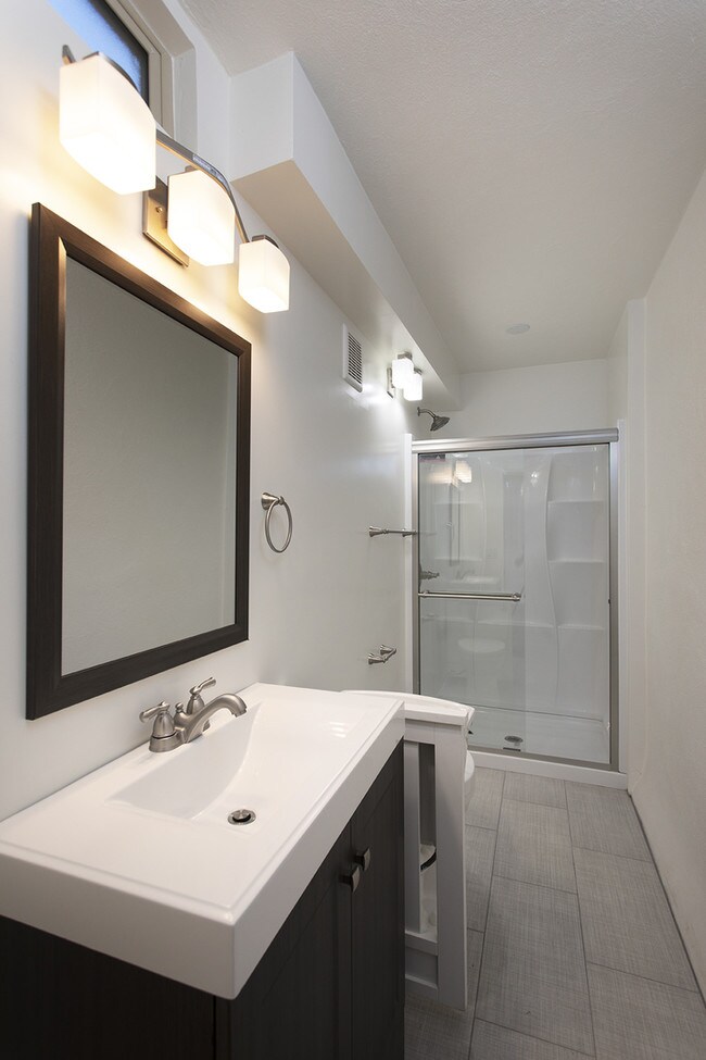 Building Photo - Amazing La Jolla Village Studio with Onsit...