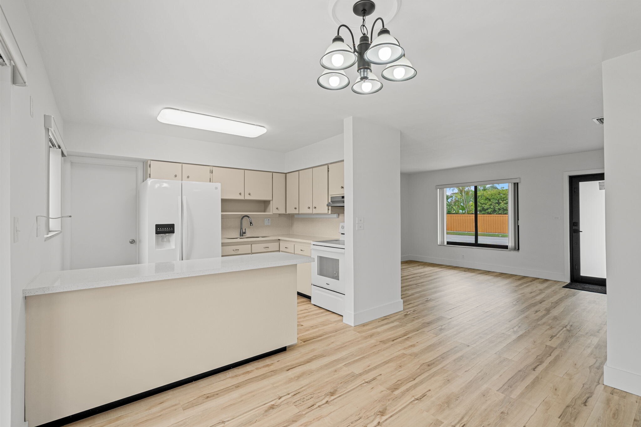 Building Photo - 5110 SW 106th Ave