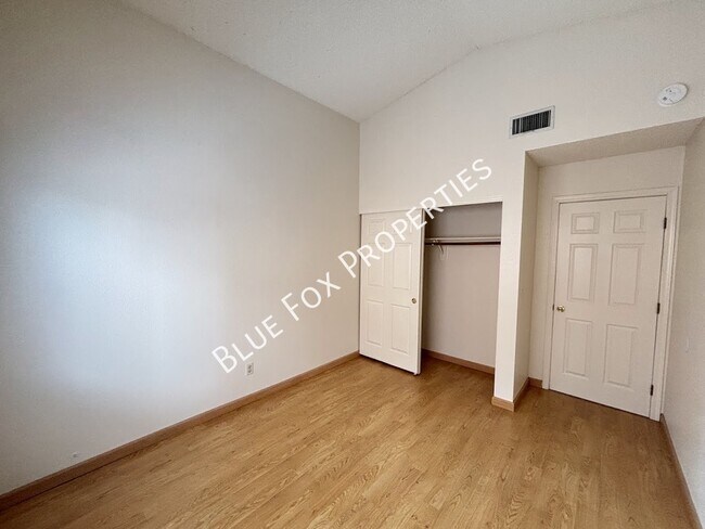 Building Photo - 9913 N Woodstone Trail