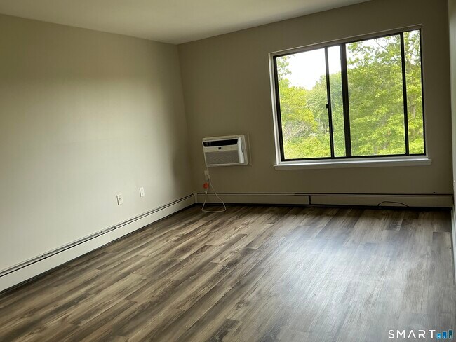 Building Photo - 2315 Cromwell Hills Dr