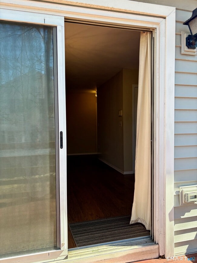 Building Photo - 146 Carriage Path S