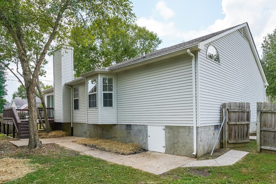 Building Photo - 1019 Cedar Creek Village Rd