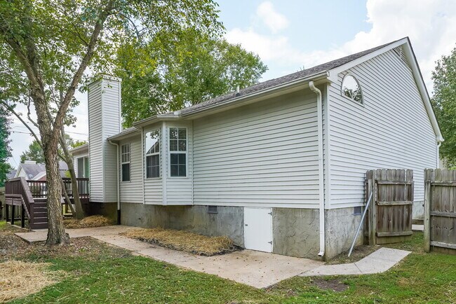 Building Photo - 1019 Cedar Creek Village Rd