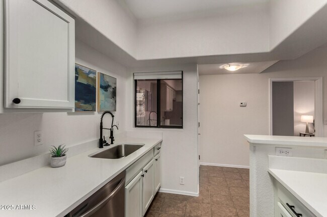 Building Photo - 10401 N Saguaro Blvd
