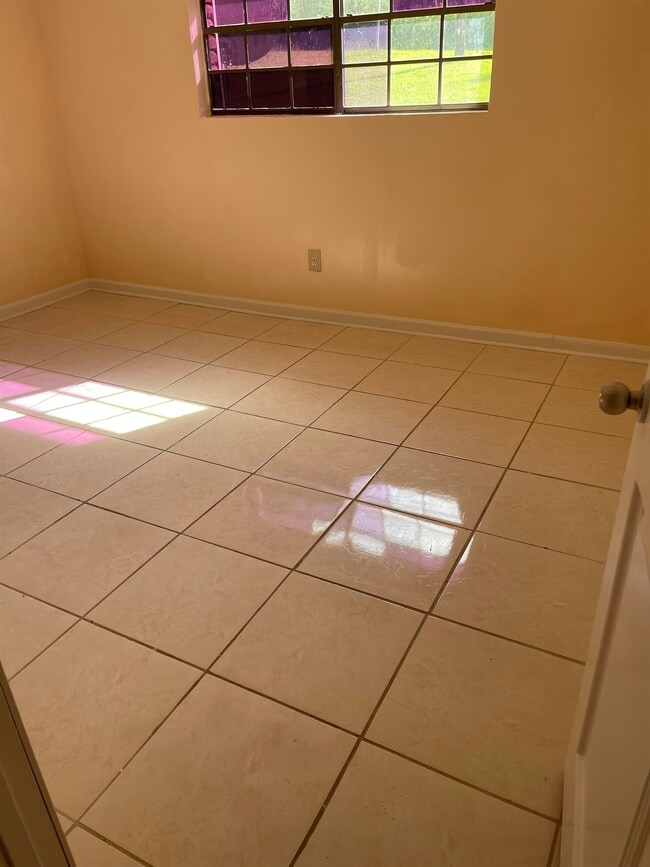 Building Photo - 152 Rountree Rd