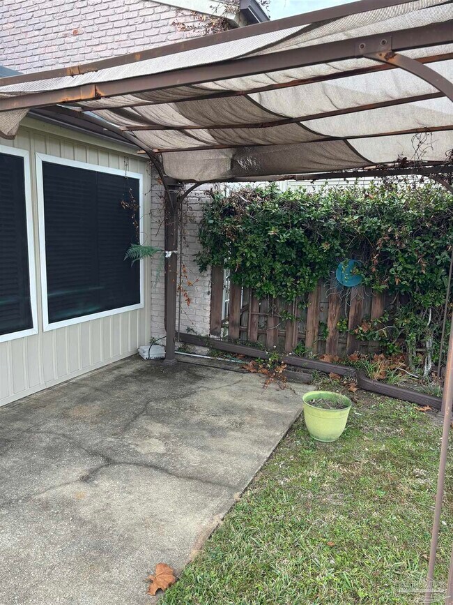 Building Photo - 4712 Huron Dr