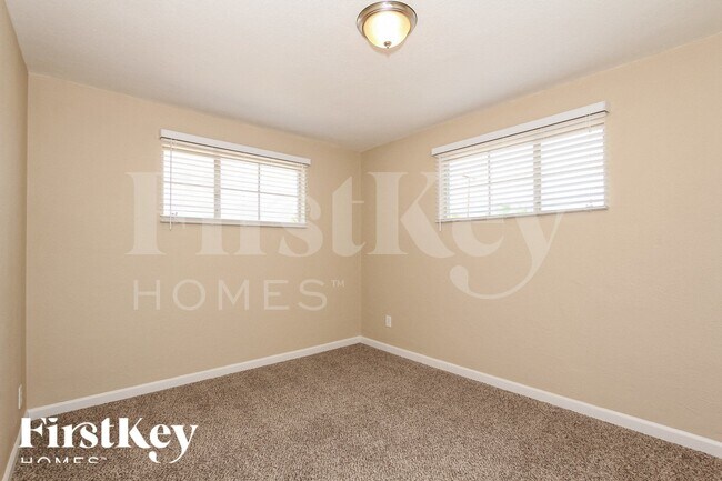 Building Photo - 2919 W Seldon Ln