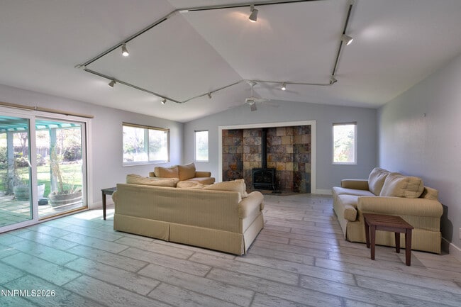 Building Photo - 12310 S Hills Dr