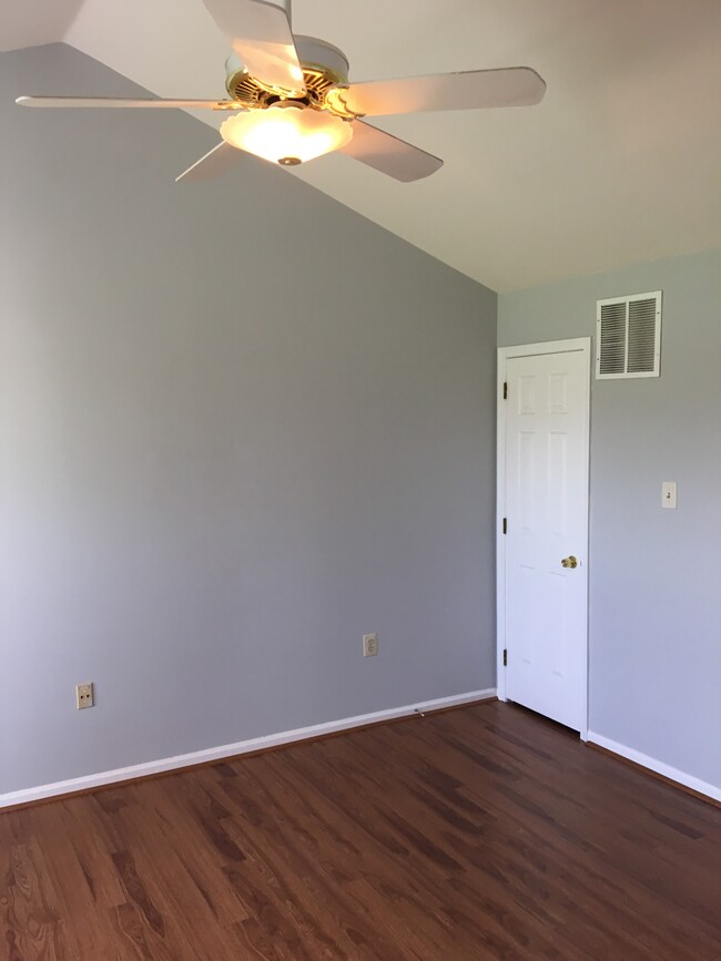 Building Photo - 4011 Greenes Way Cir