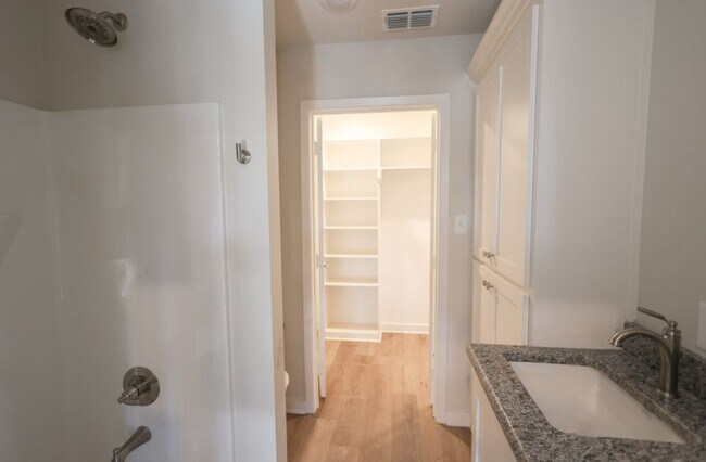 Building Photo - 8439 Garrett Dr