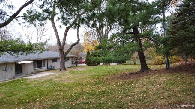 Building Photo - 851 Helston Rd