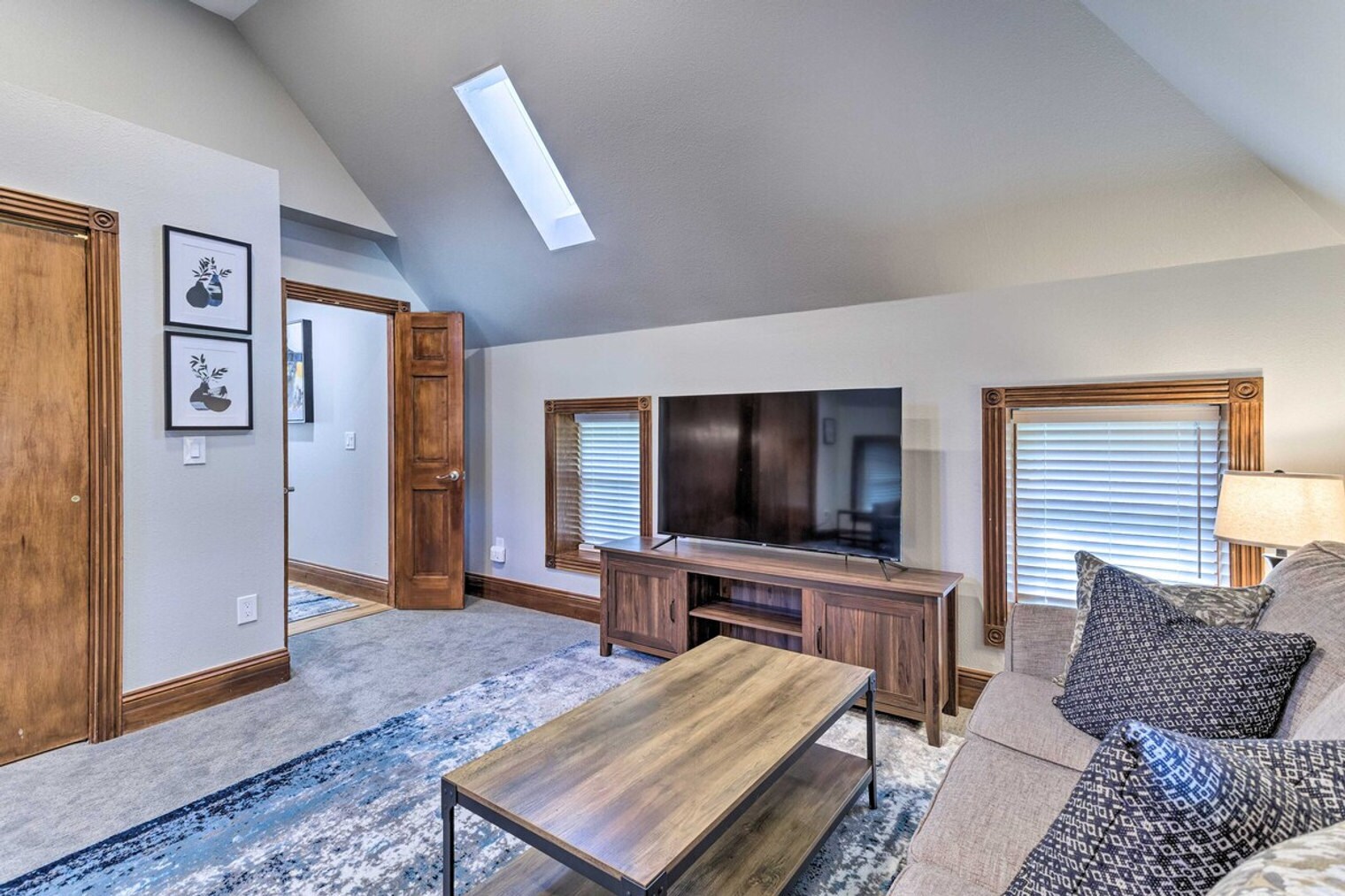 Building Photo - 1537 N Williams St