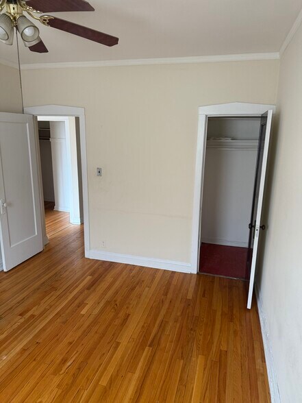 Building Photo - 5018 N Lincoln Ave