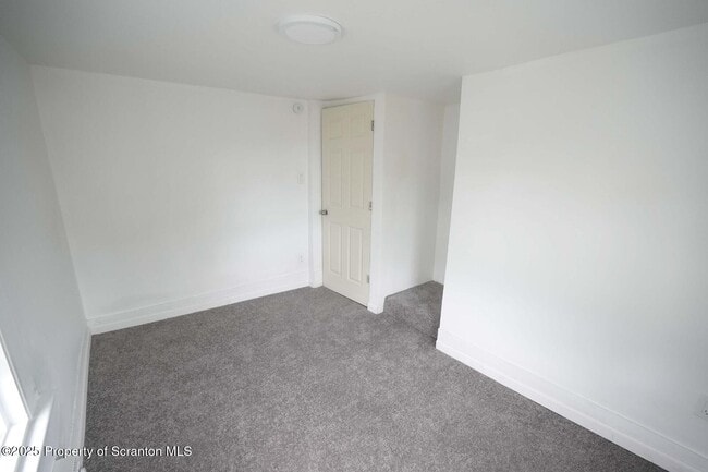 Building Photo - 1012 Clearview St